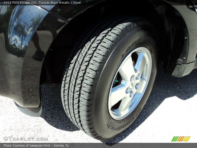 Tuxedo Black Metallic / Stone 2011 Ford Escape XLS