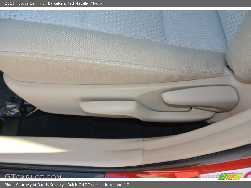 Barcelona Red Metallic / Ivory 2012 Toyota Camry L