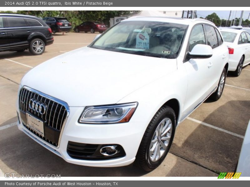 Front 3/4 View of 2014 Q5 2.0 TFSI quattro