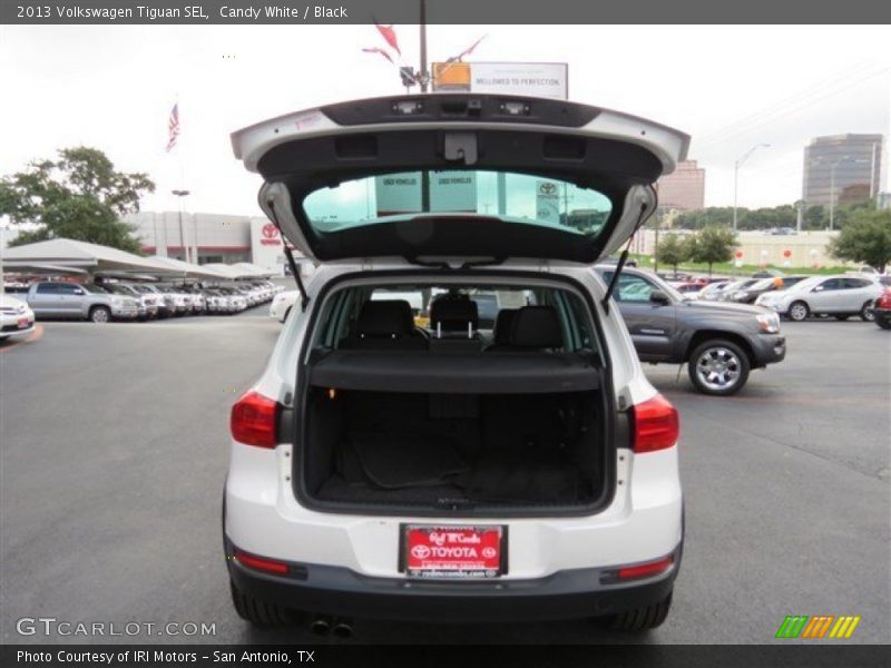 Candy White / Black 2013 Volkswagen Tiguan SEL