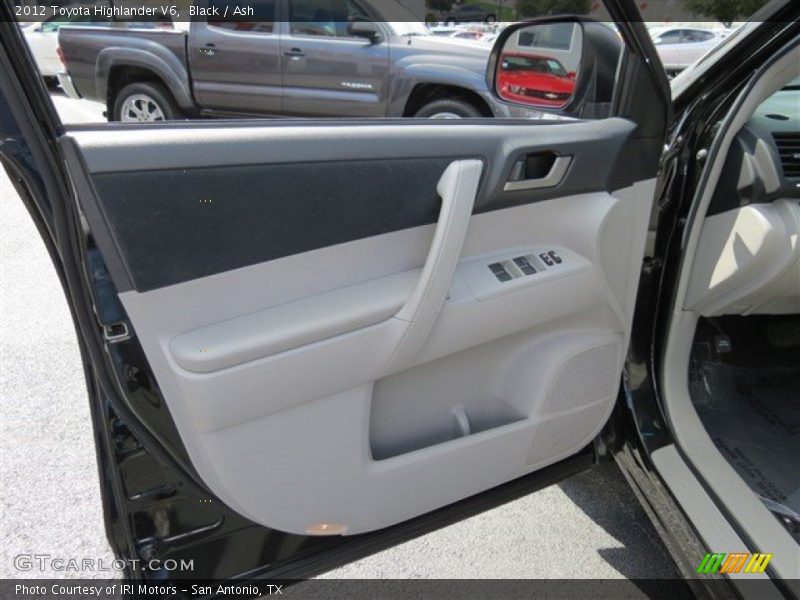 Black / Ash 2012 Toyota Highlander V6