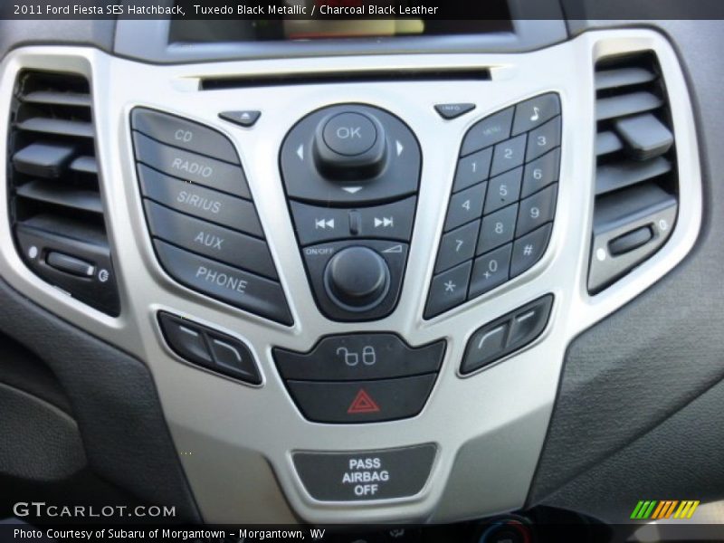 Tuxedo Black Metallic / Charcoal Black Leather 2011 Ford Fiesta SES Hatchback