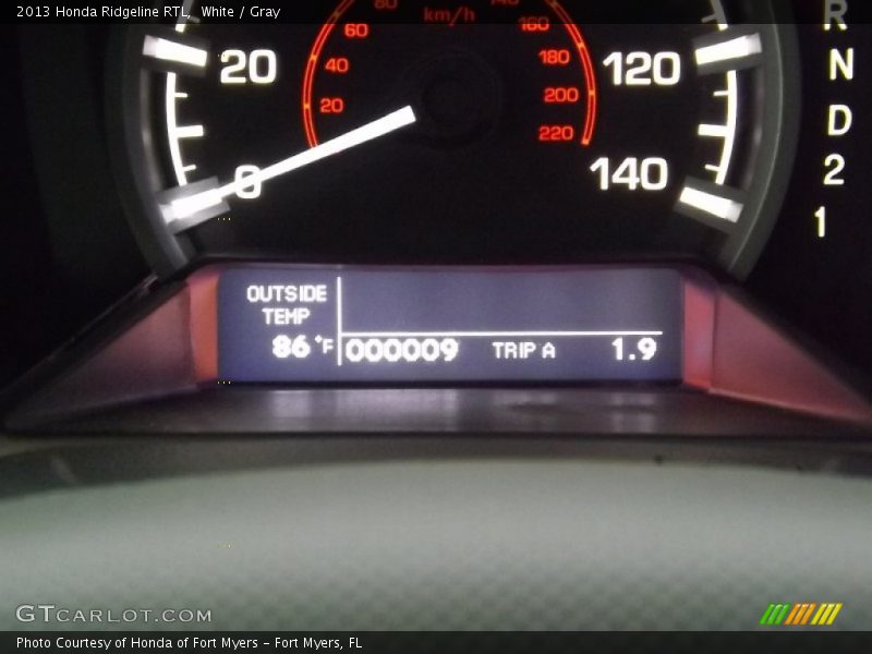 White / Gray 2013 Honda Ridgeline RTL