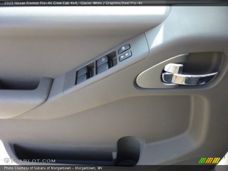 Glacier White / Graphite/Steel Pro-4X 2013 Nissan Frontier Pro-4X Crew Cab 4x4