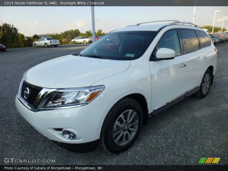 Front 3/4 View of 2014 Pathfinder SL AWD