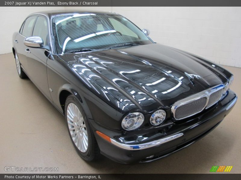 Ebony Black / Charcoal 2007 Jaguar XJ Vanden Plas