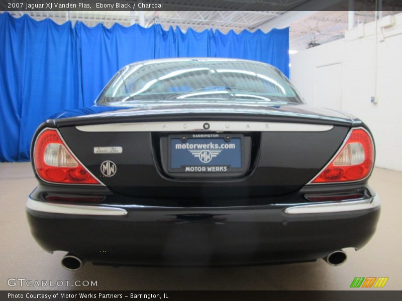 Ebony Black / Charcoal 2007 Jaguar XJ Vanden Plas