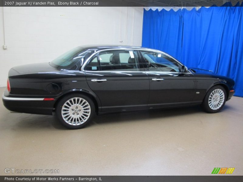 Ebony Black / Charcoal 2007 Jaguar XJ Vanden Plas