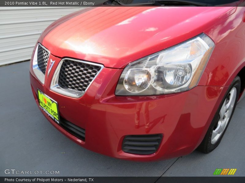 Red Hot Metallic / Ebony 2010 Pontiac Vibe 1.8L