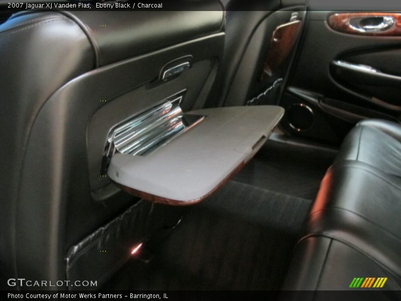 Ebony Black / Charcoal 2007 Jaguar XJ Vanden Plas