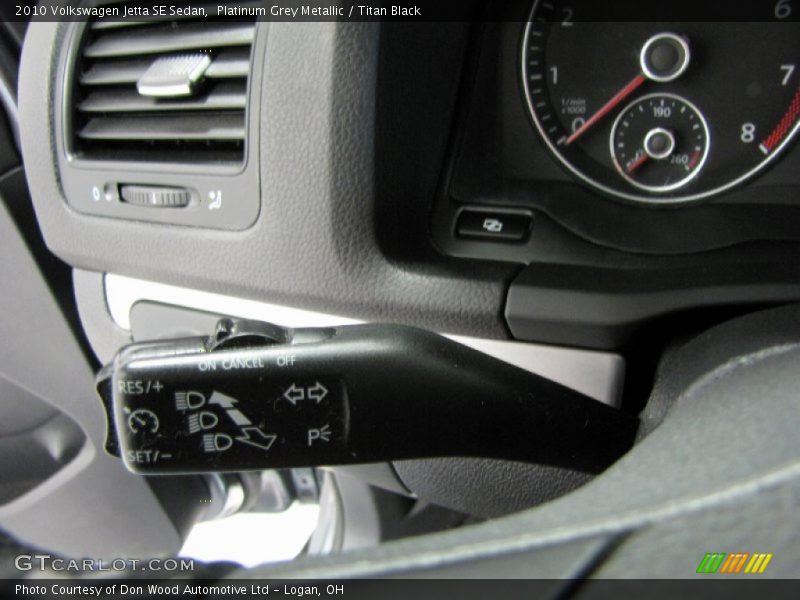 Platinum Grey Metallic / Titan Black 2010 Volkswagen Jetta SE Sedan