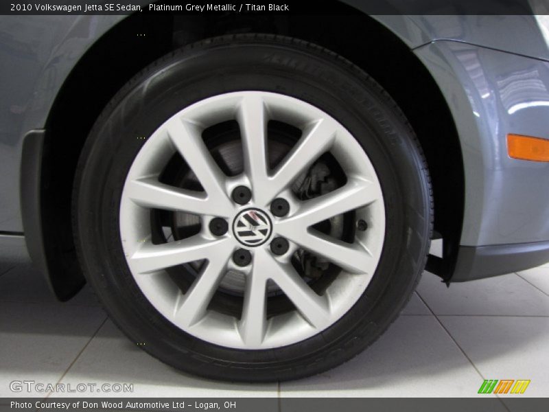 Platinum Grey Metallic / Titan Black 2010 Volkswagen Jetta SE Sedan