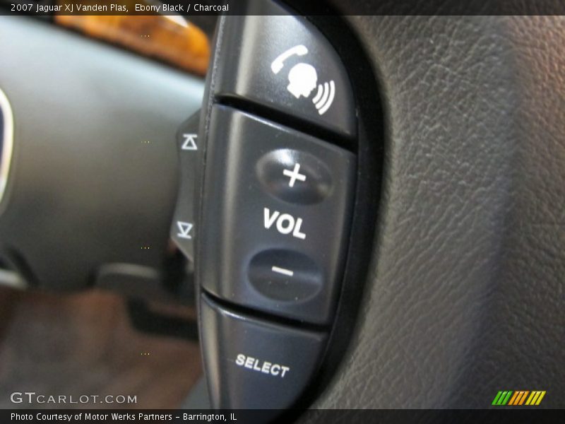 Controls of 2007 XJ Vanden Plas