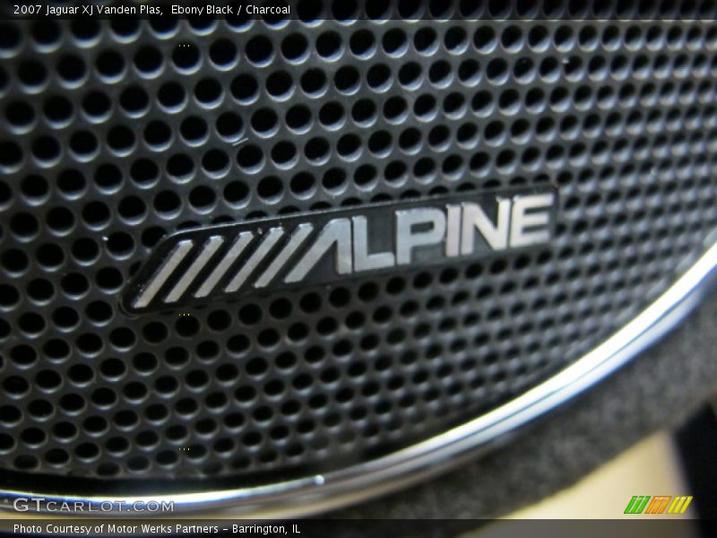 Audio System of 2007 XJ Vanden Plas