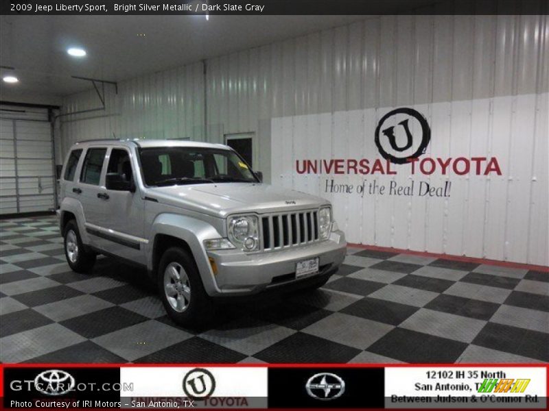 Bright Silver Metallic / Dark Slate Gray 2009 Jeep Liberty Sport