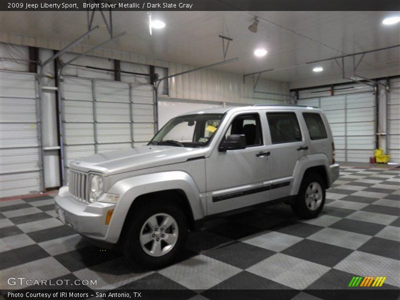Bright Silver Metallic / Dark Slate Gray 2009 Jeep Liberty Sport
