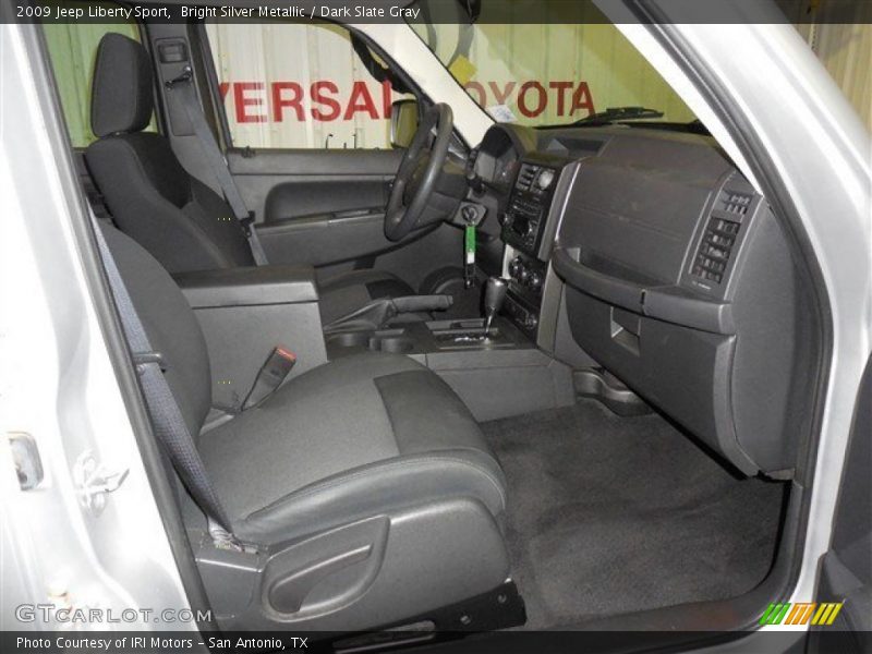 Bright Silver Metallic / Dark Slate Gray 2009 Jeep Liberty Sport