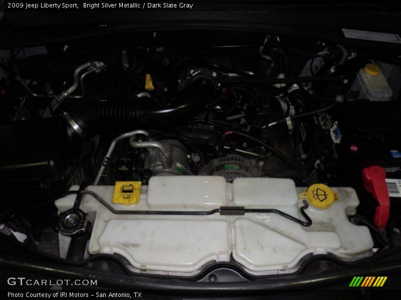 Bright Silver Metallic / Dark Slate Gray 2009 Jeep Liberty Sport