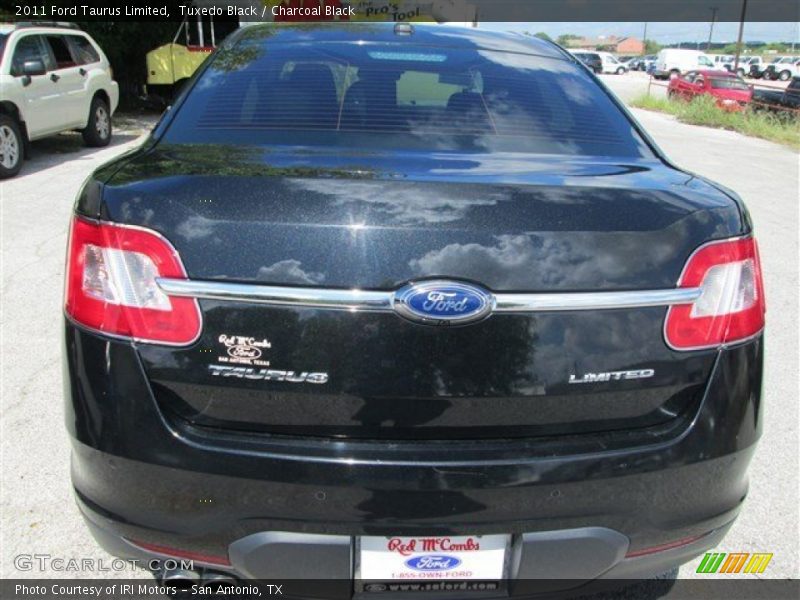 Tuxedo Black / Charcoal Black 2011 Ford Taurus Limited