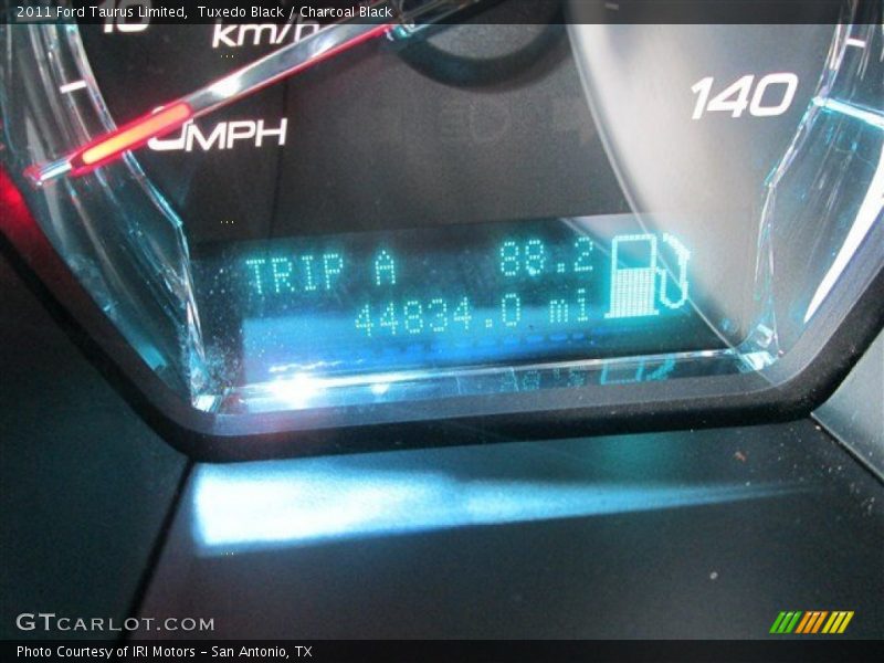 Tuxedo Black / Charcoal Black 2011 Ford Taurus Limited