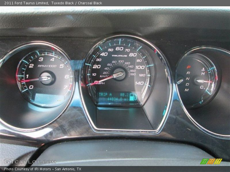 Tuxedo Black / Charcoal Black 2011 Ford Taurus Limited