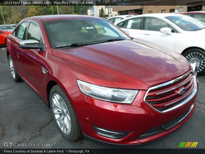 Front 3/4 View of 2014 Taurus Limited AWD