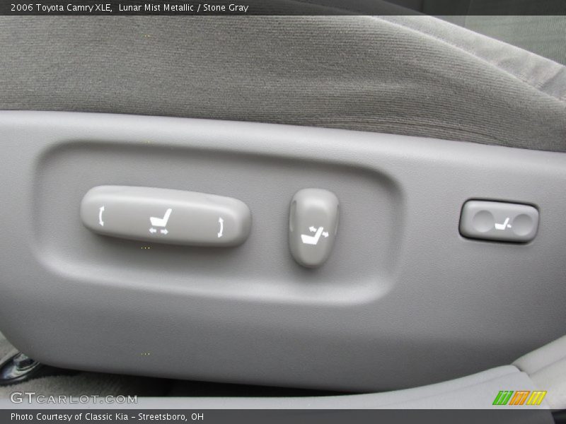 Lunar Mist Metallic / Stone Gray 2006 Toyota Camry XLE