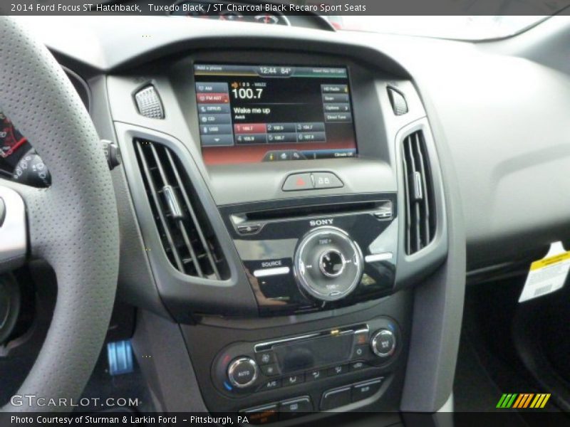Controls of 2014 Focus ST Hatchback