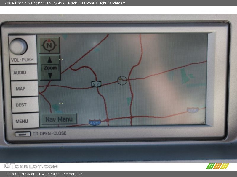Black Clearcoat / Light Parchment 2004 Lincoln Navigator Luxury 4x4