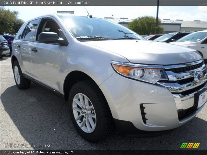 Ingot Silver Metallic / Charcoal Black 2013 Ford Edge SE