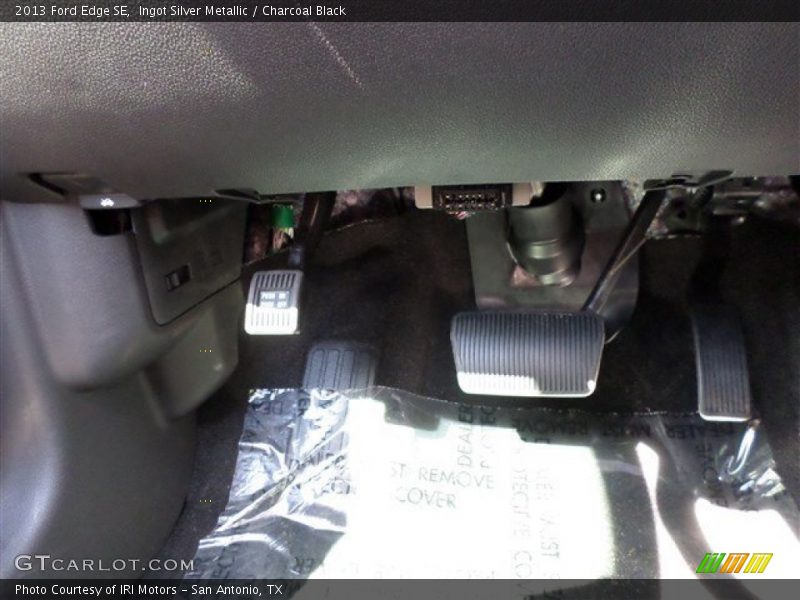 Ingot Silver Metallic / Charcoal Black 2013 Ford Edge SE