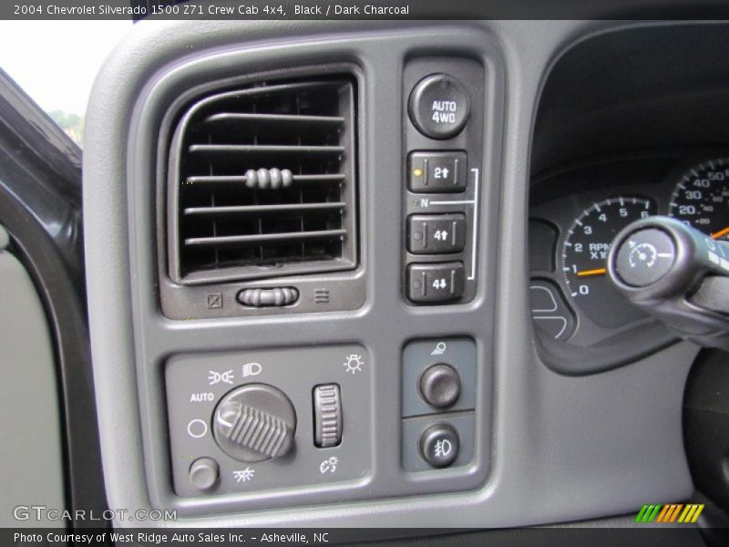 Black / Dark Charcoal 2004 Chevrolet Silverado 1500 Z71 Crew Cab 4x4