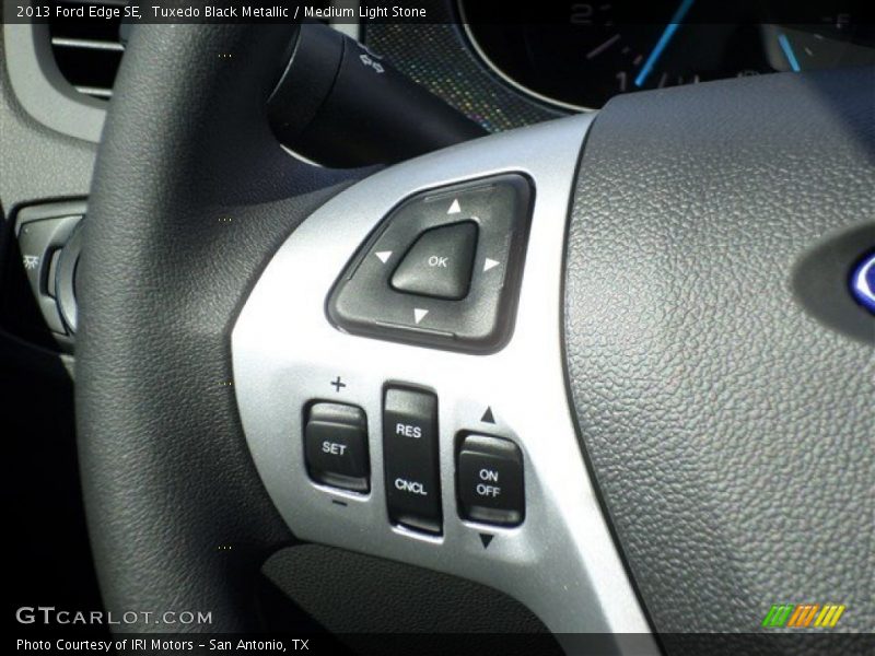Tuxedo Black Metallic / Medium Light Stone 2013 Ford Edge SE