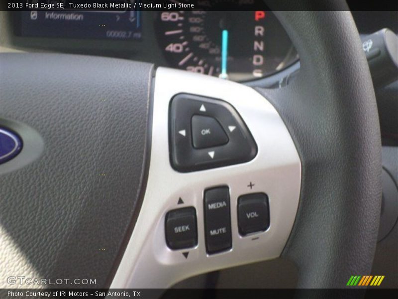 Tuxedo Black Metallic / Medium Light Stone 2013 Ford Edge SE