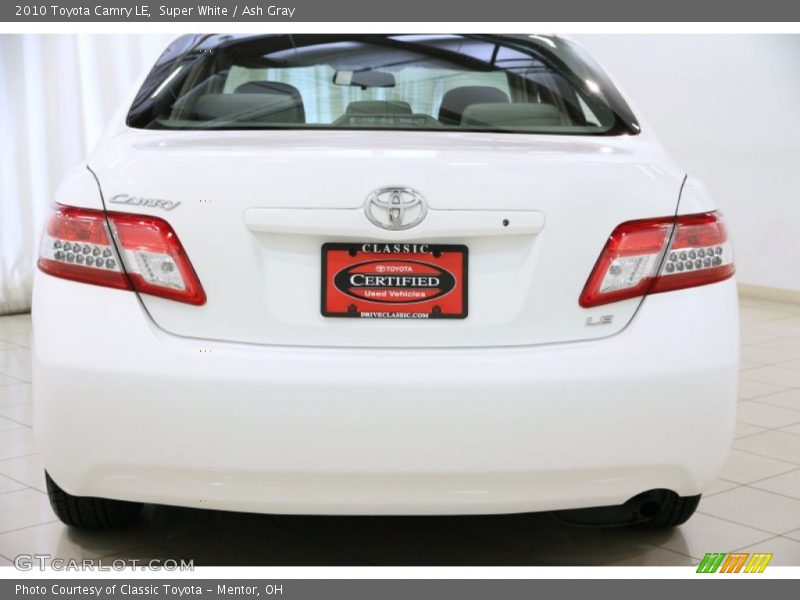 Super White / Ash Gray 2010 Toyota Camry LE