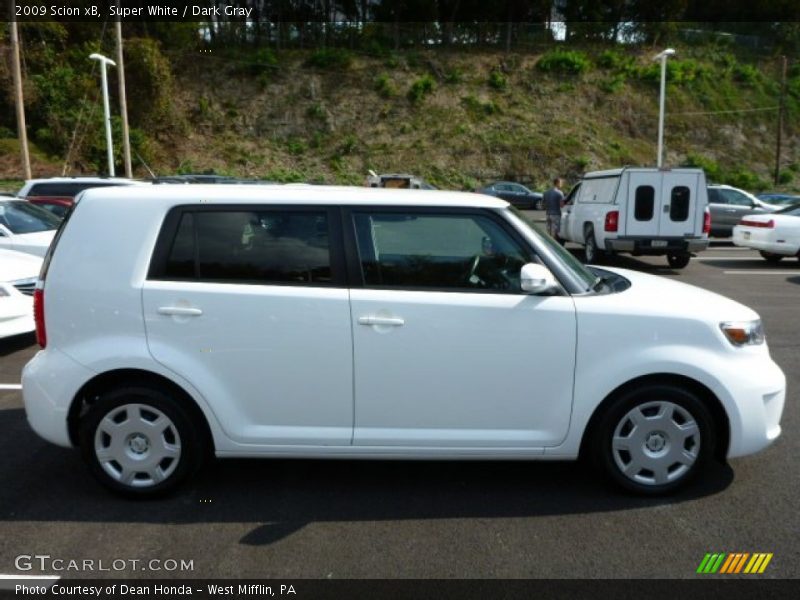 Super White / Dark Gray 2009 Scion xB