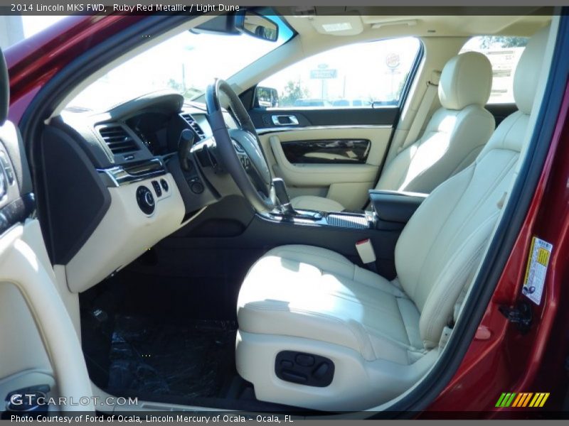 Front Seat of 2014 MKS FWD