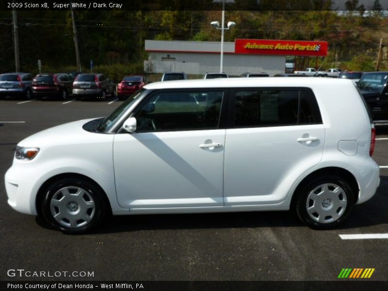 Super White / Dark Gray 2009 Scion xB