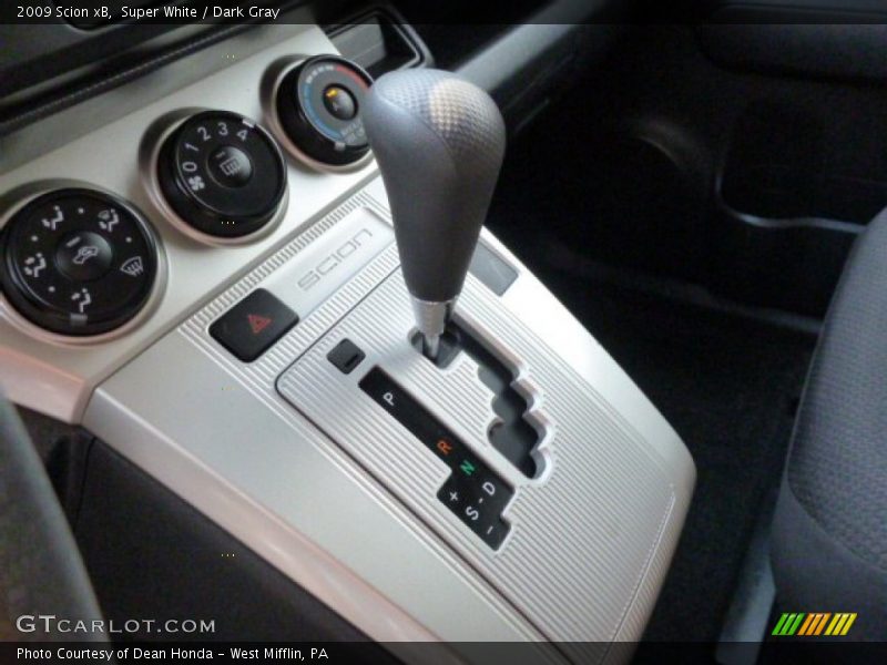 Super White / Dark Gray 2009 Scion xB