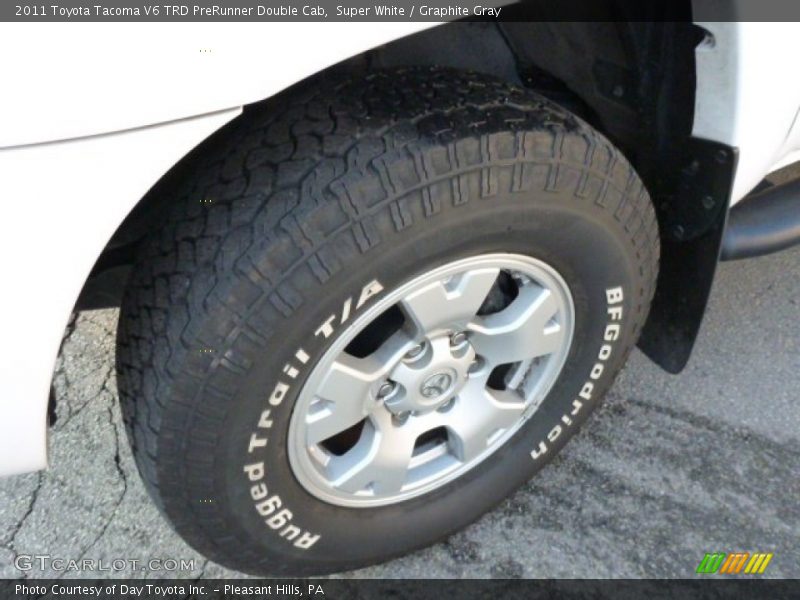 Super White / Graphite Gray 2011 Toyota Tacoma V6 TRD PreRunner Double Cab