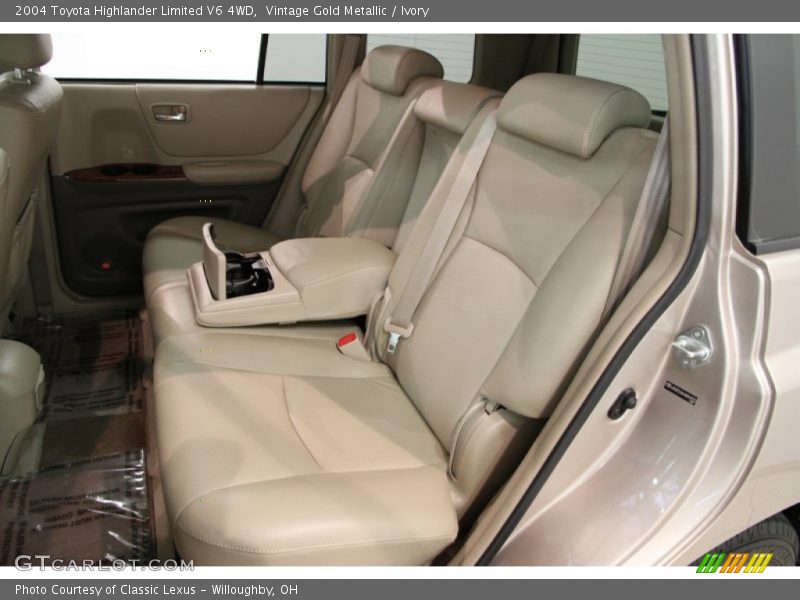 Vintage Gold Metallic / Ivory 2004 Toyota Highlander Limited V6 4WD