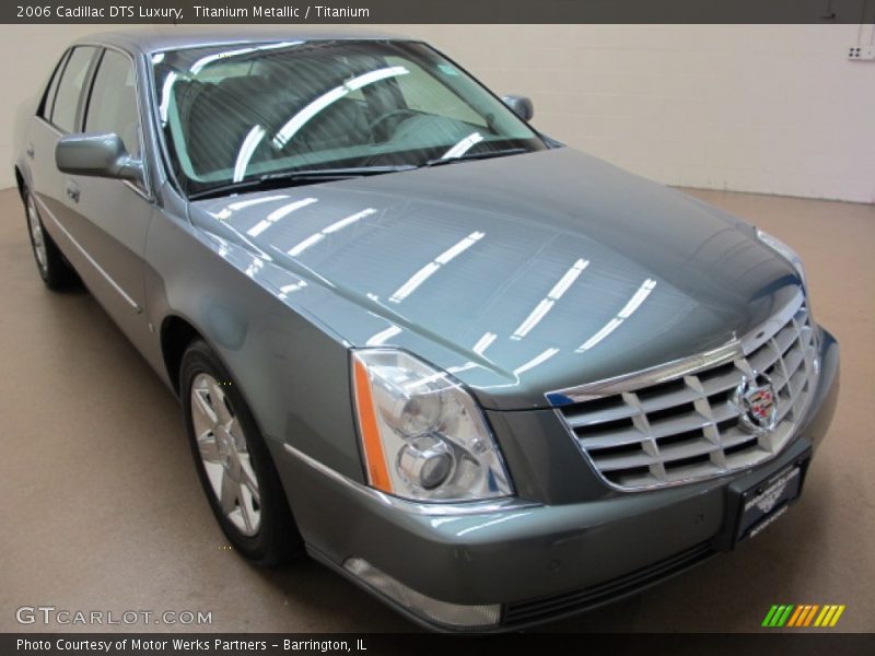 Titanium Metallic / Titanium 2006 Cadillac DTS Luxury