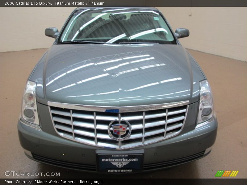 Titanium Metallic / Titanium 2006 Cadillac DTS Luxury