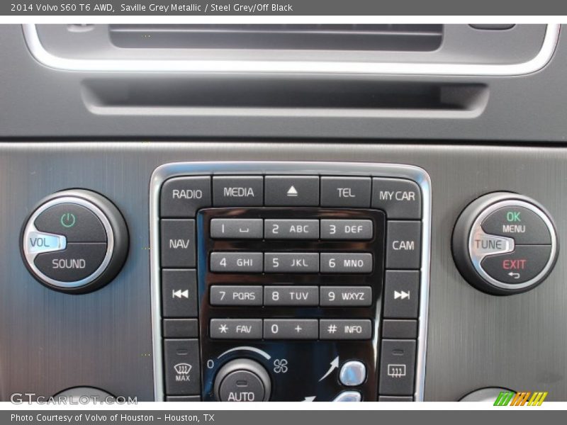 Controls of 2014 S60 T6 AWD