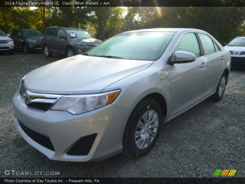 Front 3/4 View of 2014 Camry Hybrid LE