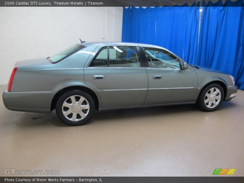 Titanium Metallic / Titanium 2006 Cadillac DTS Luxury