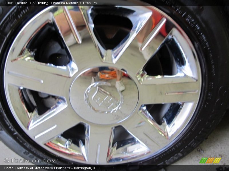 Titanium Metallic / Titanium 2006 Cadillac DTS Luxury