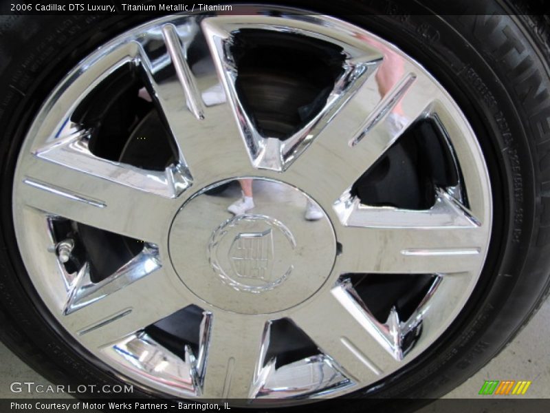Titanium Metallic / Titanium 2006 Cadillac DTS Luxury