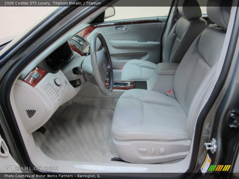 Titanium Metallic / Titanium 2006 Cadillac DTS Luxury