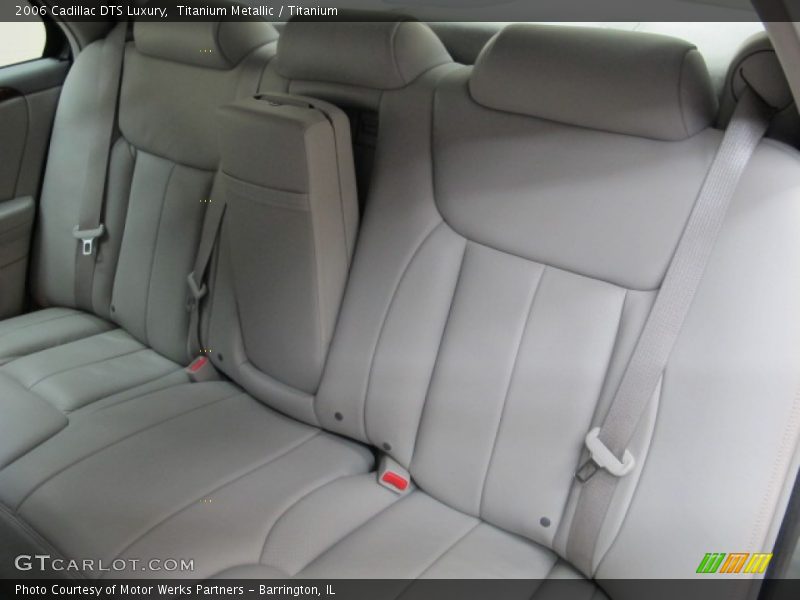 Titanium Metallic / Titanium 2006 Cadillac DTS Luxury